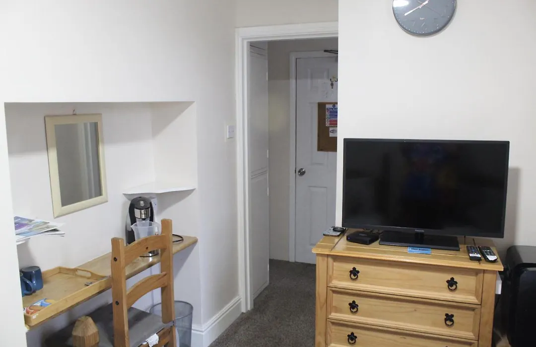 Oakwell Guest House-1