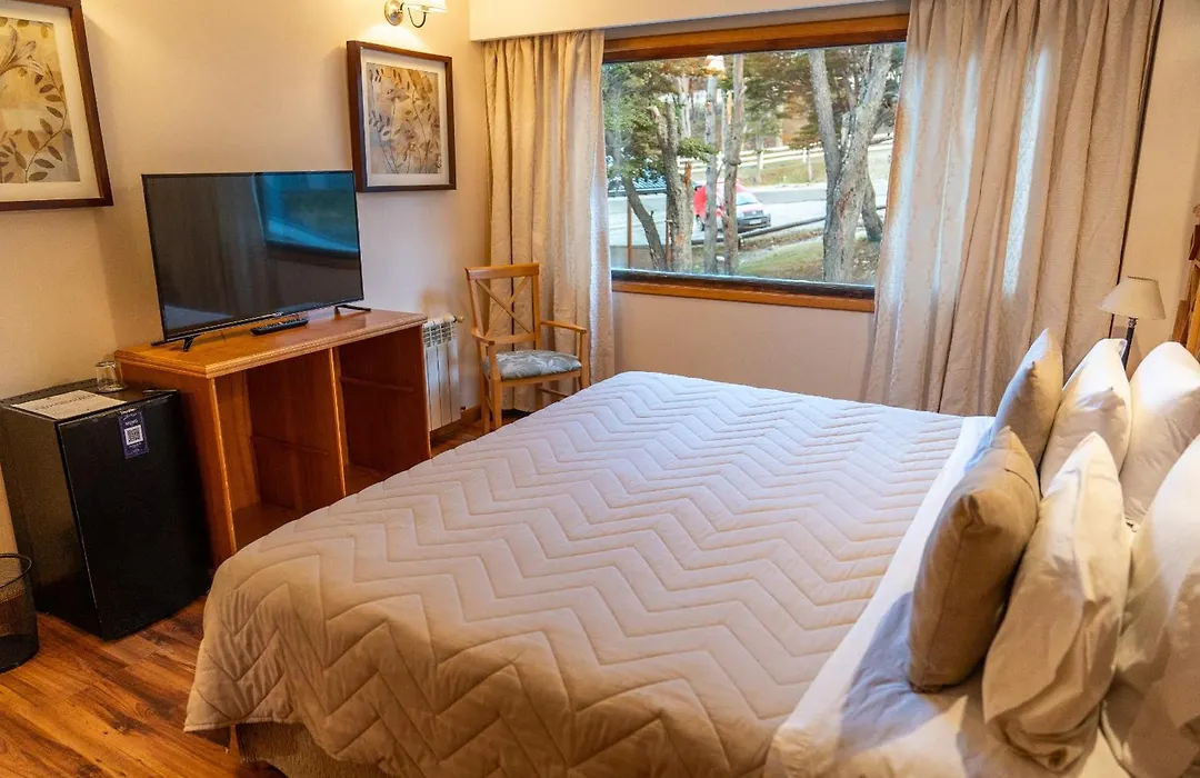 Altos Ushuaia Hotel & Resto-1