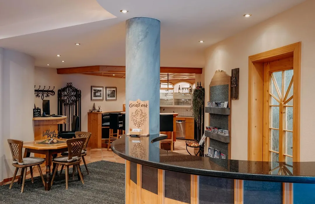 Hotel Garni Alpenhof-1