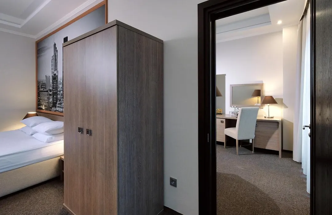 Rius Hotel Lviv-1
