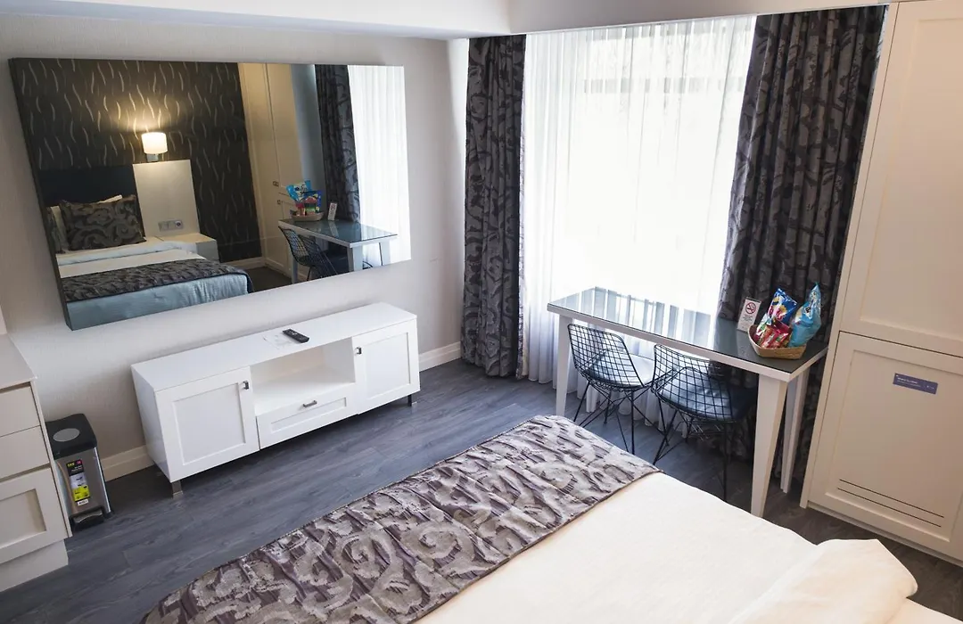 Riva Hotel Alsancak-1