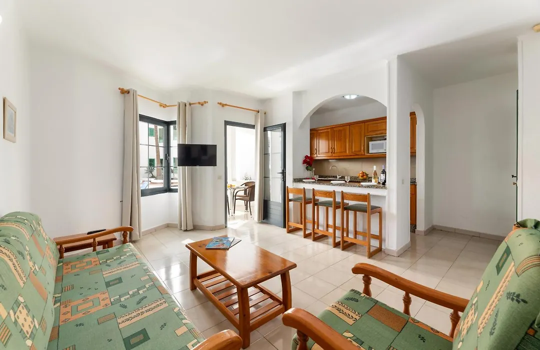 Apartamentos Luz Y Mar-1