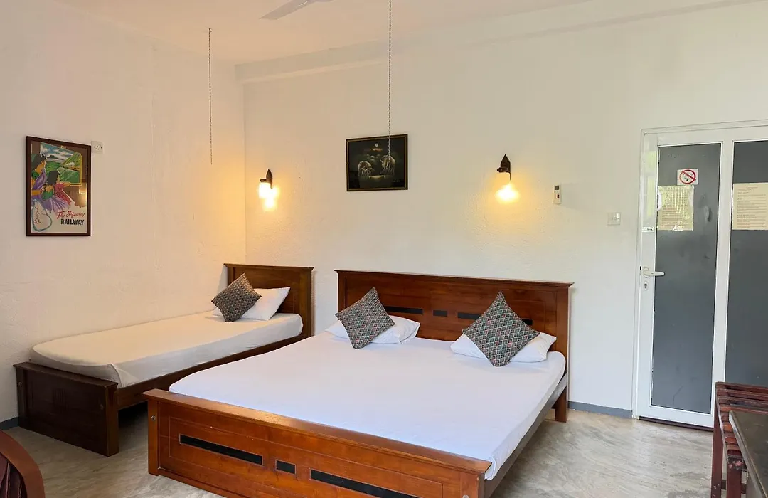 Holiday Inn Unawatuna-1