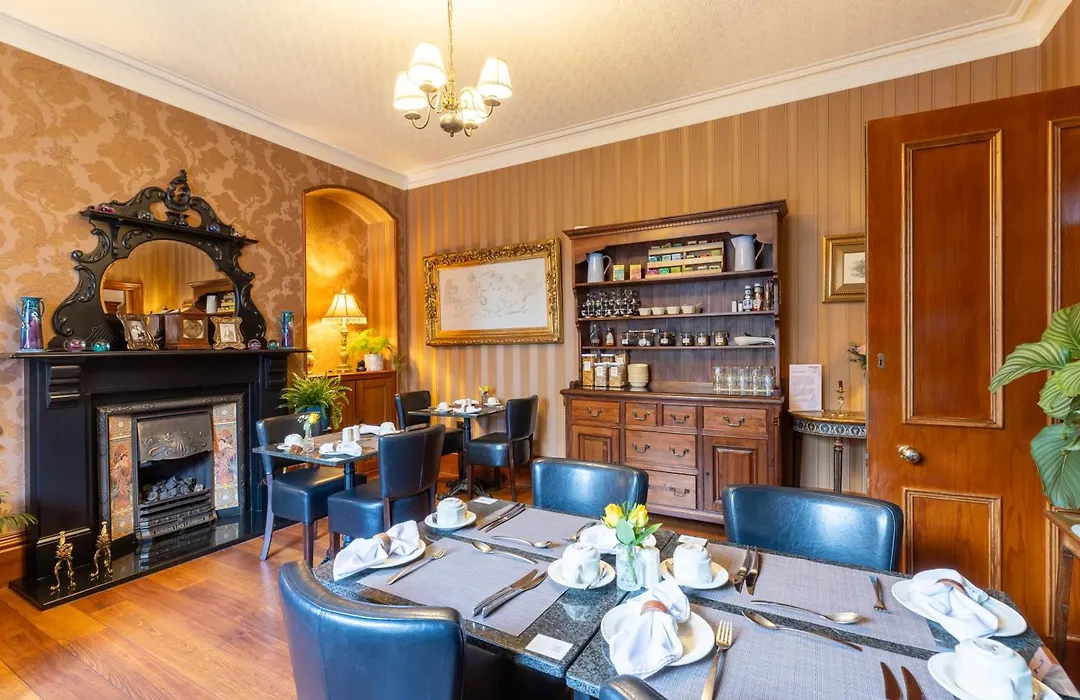 Brooklands 5 Star Guest House-1