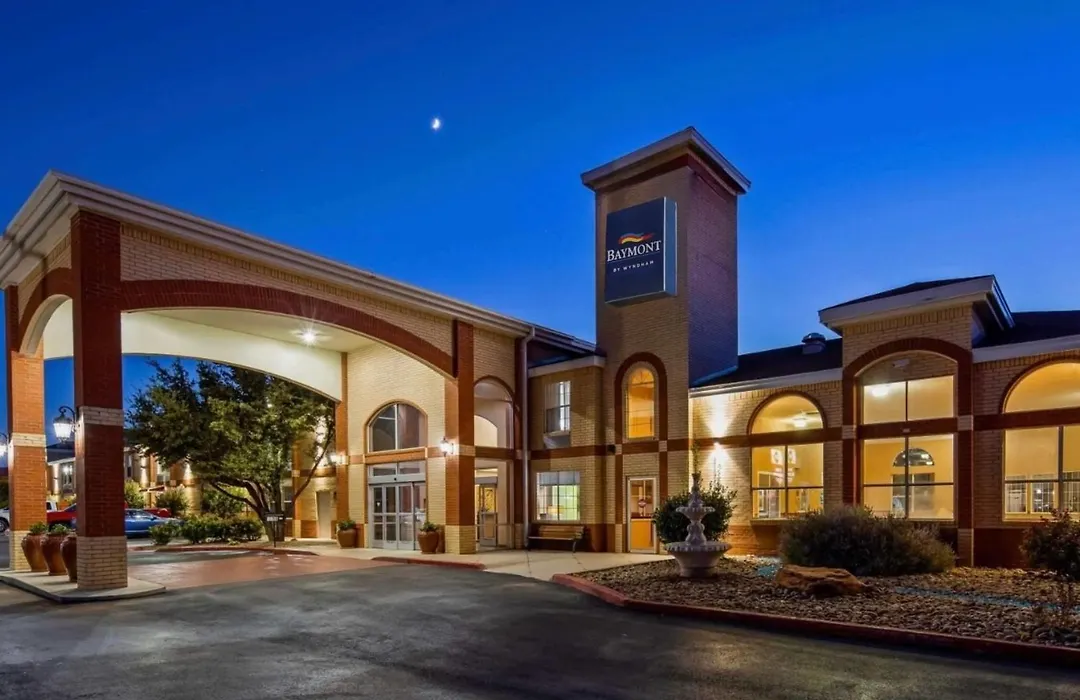 Baymont By Wyndham Lubbock-1