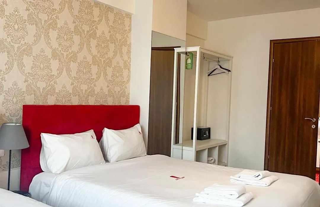 City Plaza Apartments & Rooms-1