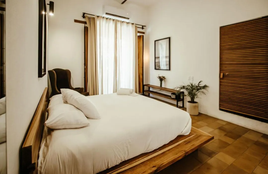 Hotel Sin Nombre-1