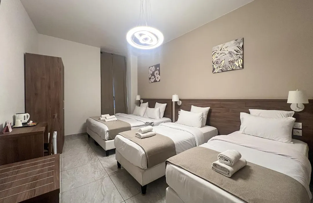 Square Hotel-1