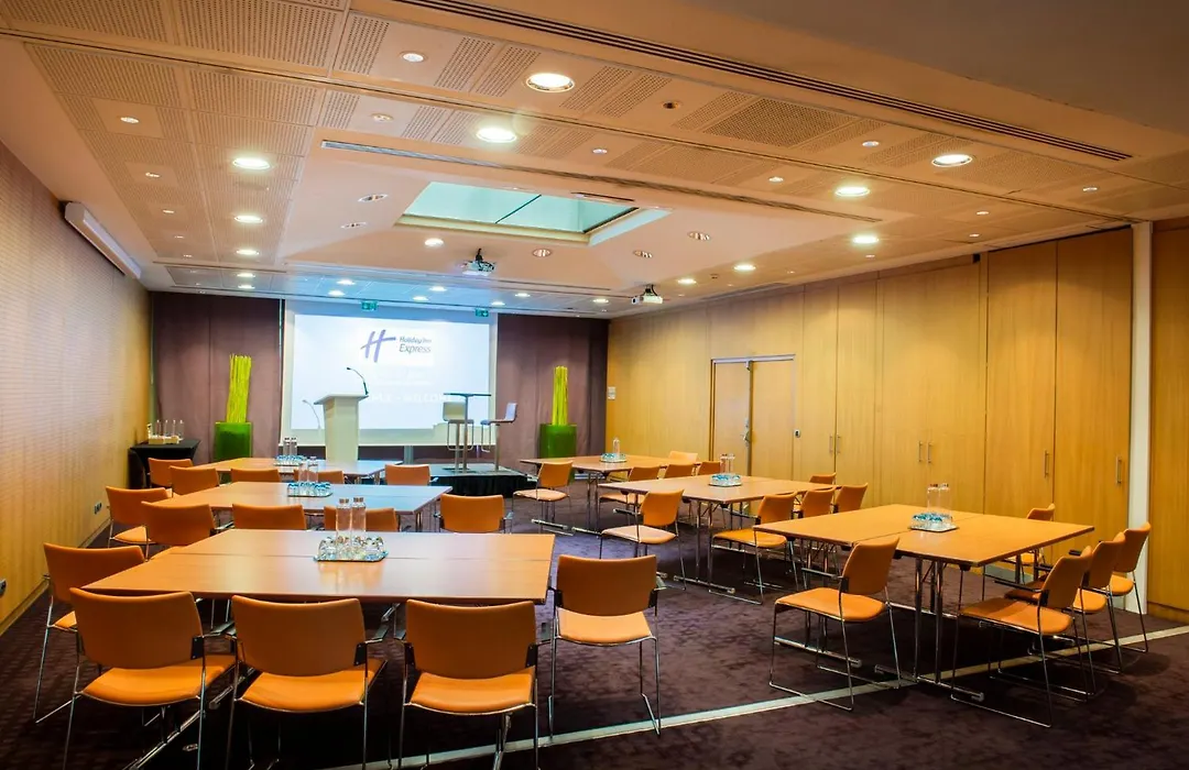 Holiday Inn Express Paris-Canal De La Villette By Ihg-1