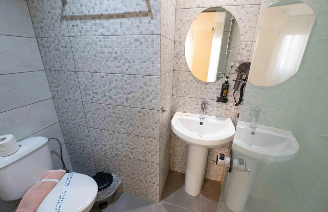 Lux Hotel 5 Mins Walk From Port Of Piraeus And Metro Station-1
