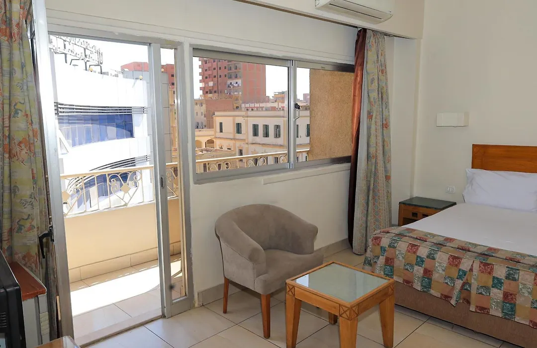 Hapi Hotel-1