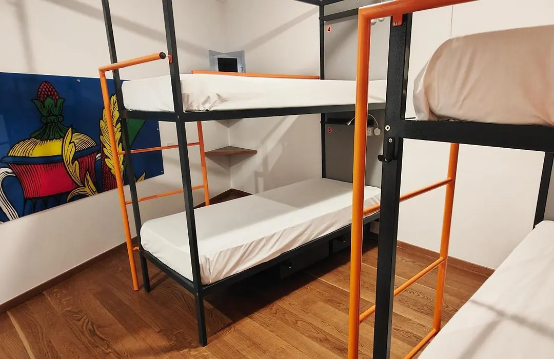 Tric Trac Hostel-1