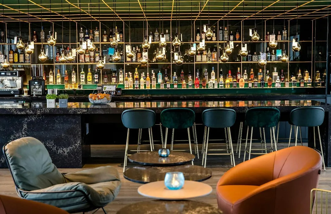 Motel One Rotterdam-1