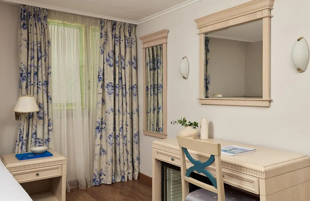 Titania Hotel-1
