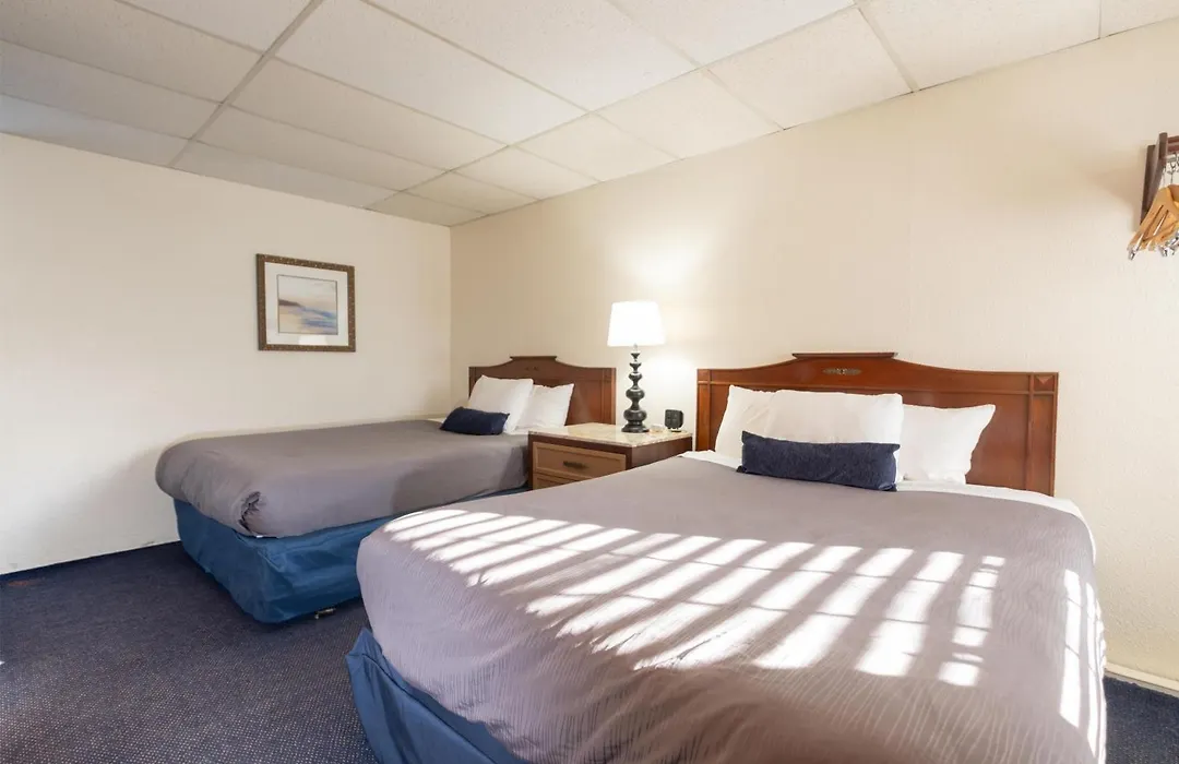 Fireside Inn And Suites Bangor-1