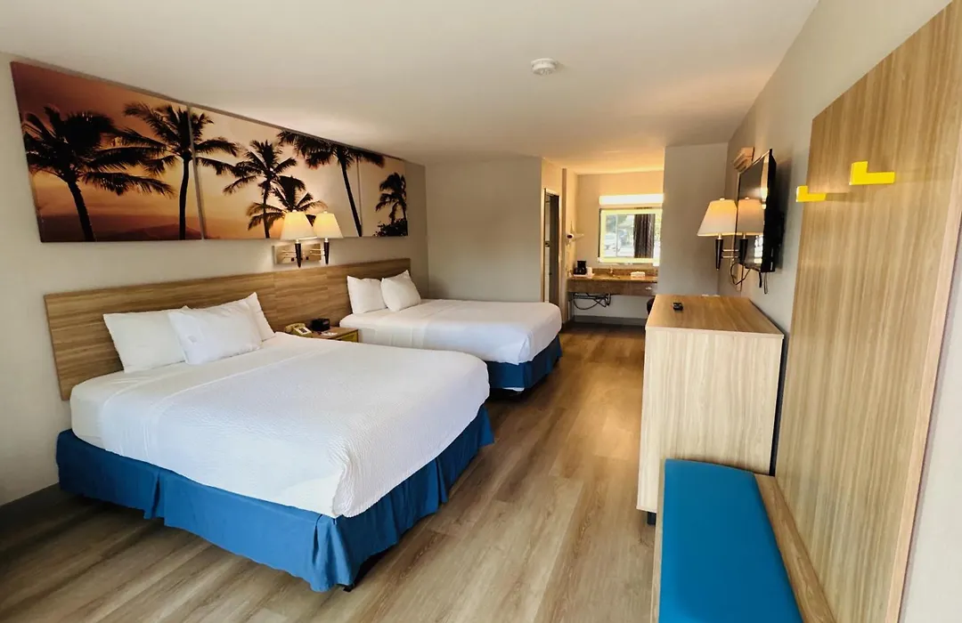 Days Inn By Wyndham Anaheim Near The Park-1