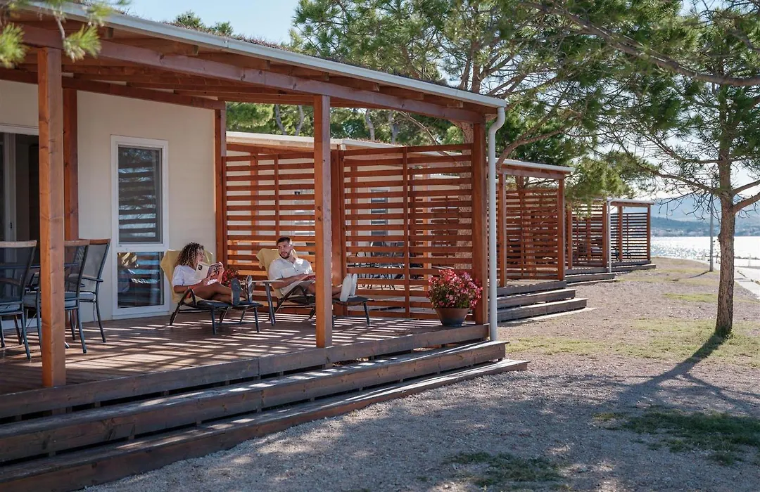 Amadria Park Deluxe Mobile Home-1