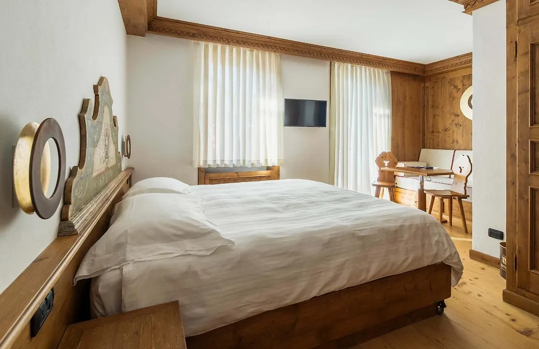 Hotel Cortina-1