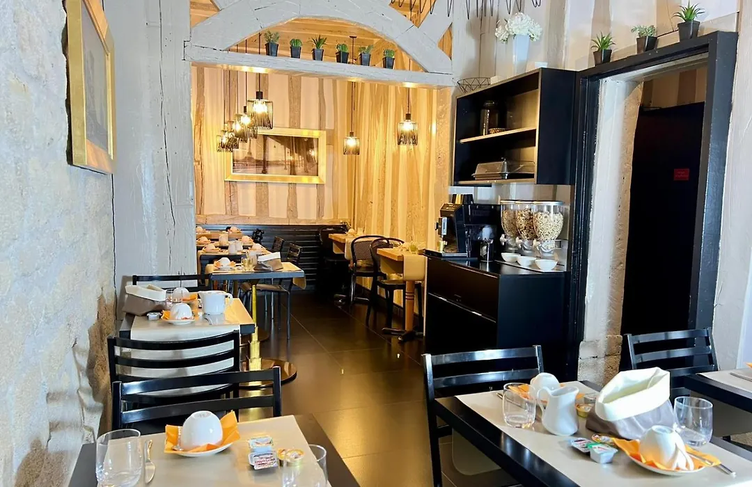 Pratic Hotel-1