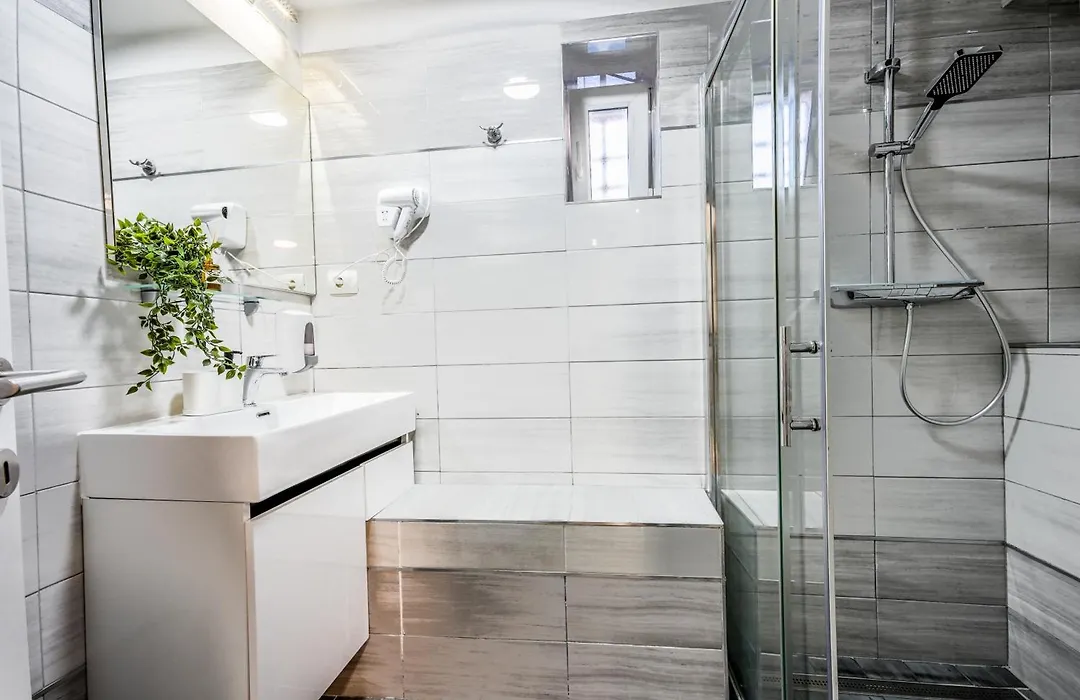 Laurea Rooms-1