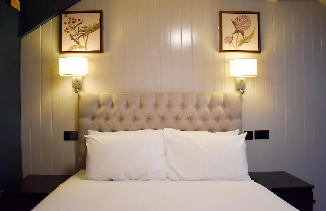 Nomi Rooms & Restaurant-1