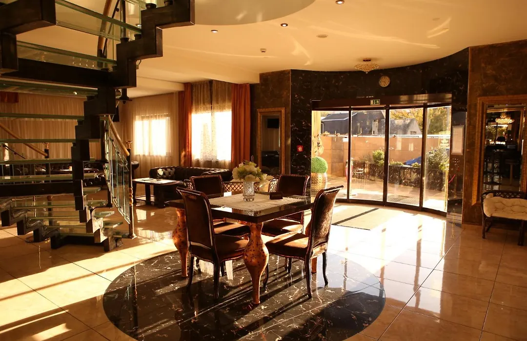 Hotel Kotva-1