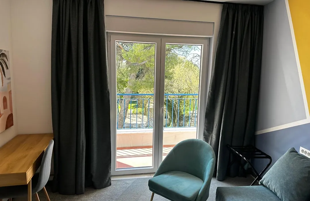 Hotel Elu Iris-1