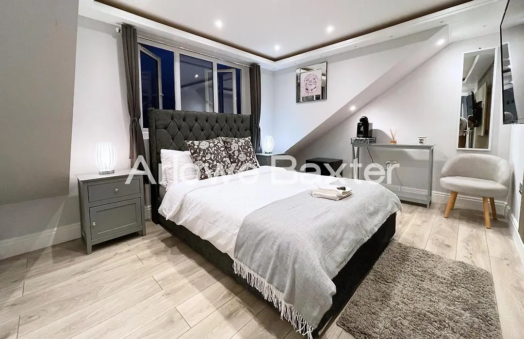 Hackney Suites - En-Suite Rooms & Amenities-1