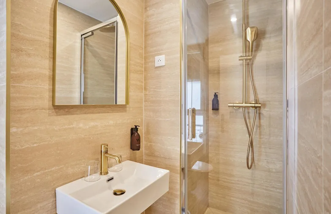 Hotel Eiffel Rive Gauche-1