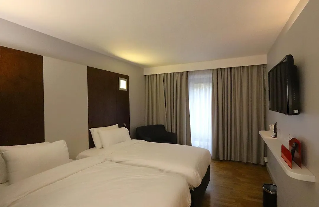 Park Inn By Radisson Birmingham Walsall-1