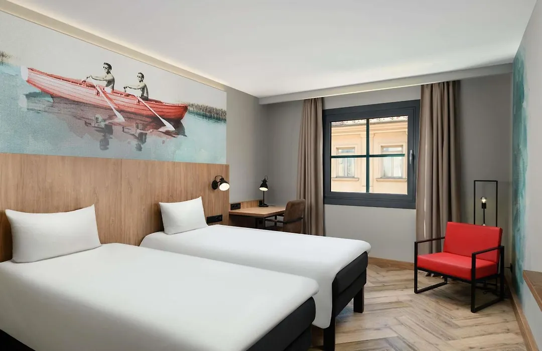 Ibis Budapest Heroes Square-1