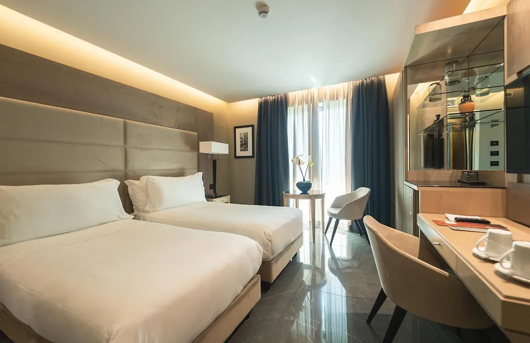 Hotel Forum-1