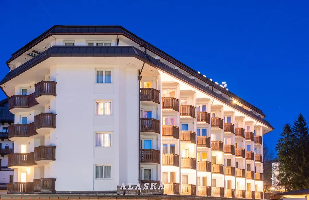 Hotel Alaska Cortina-1