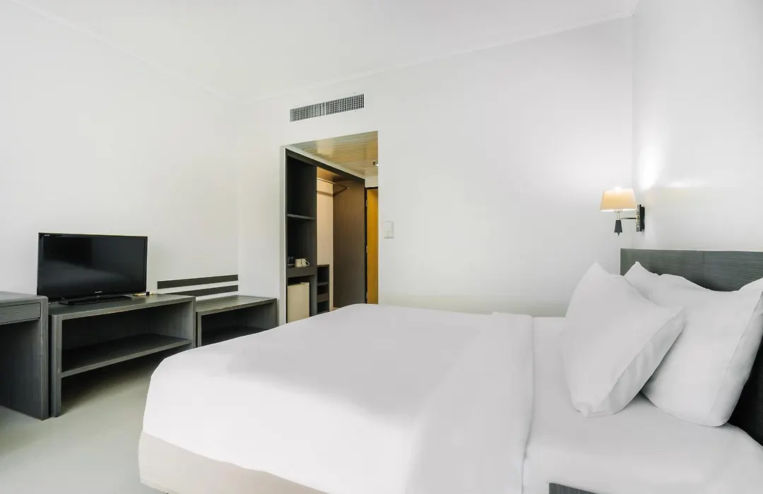 Pinnacle Lumpini Park Hotel-1