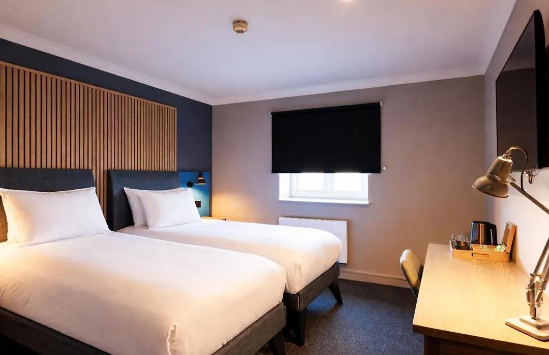 Village Hotel Farnborough-1