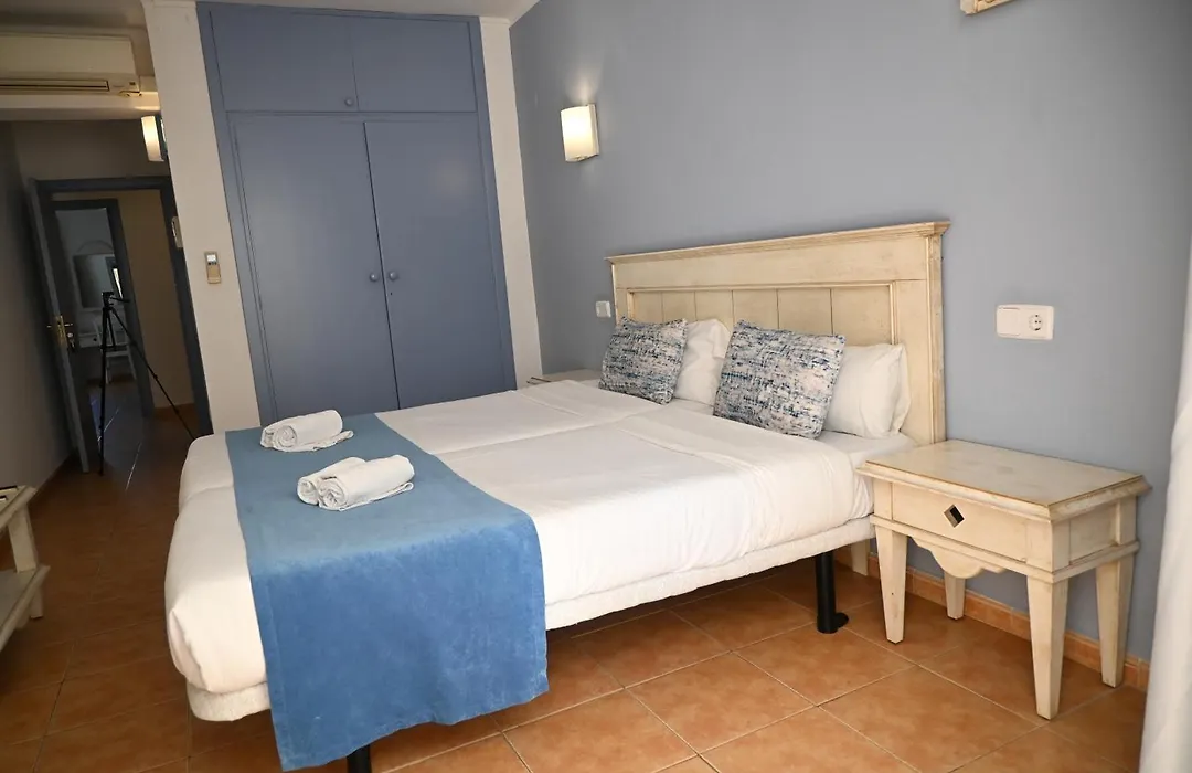 Hostal Hpc Porto Colom-1