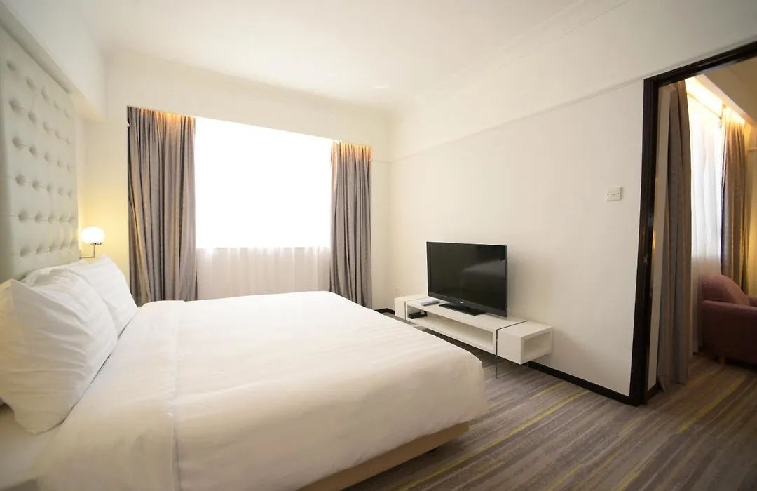 Panda Hotel-1