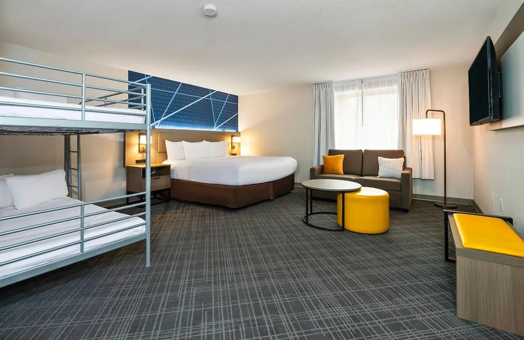 Comfort Inn & Suites Barrie - Highway 400-1