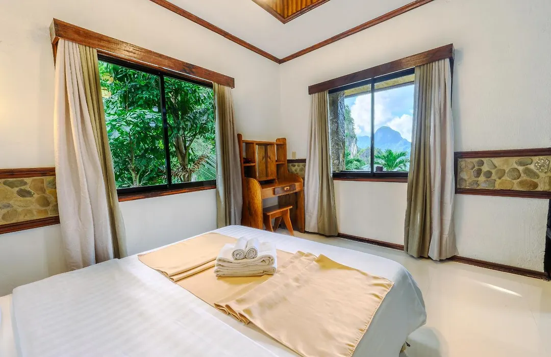 El Nido Viewdeck Cottages-1