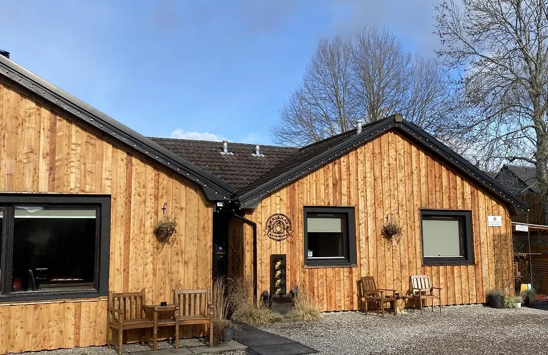 Eriskay Guest House And Aviemore Glamping-1