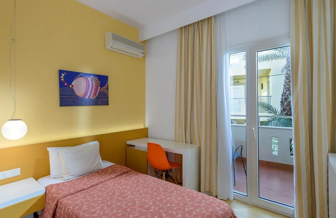 Zeus Hotels Palm Beach-1
