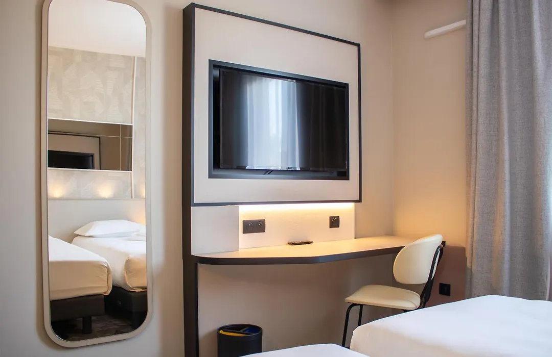 Brit Hotel Avignon Sud Le Calendal-1