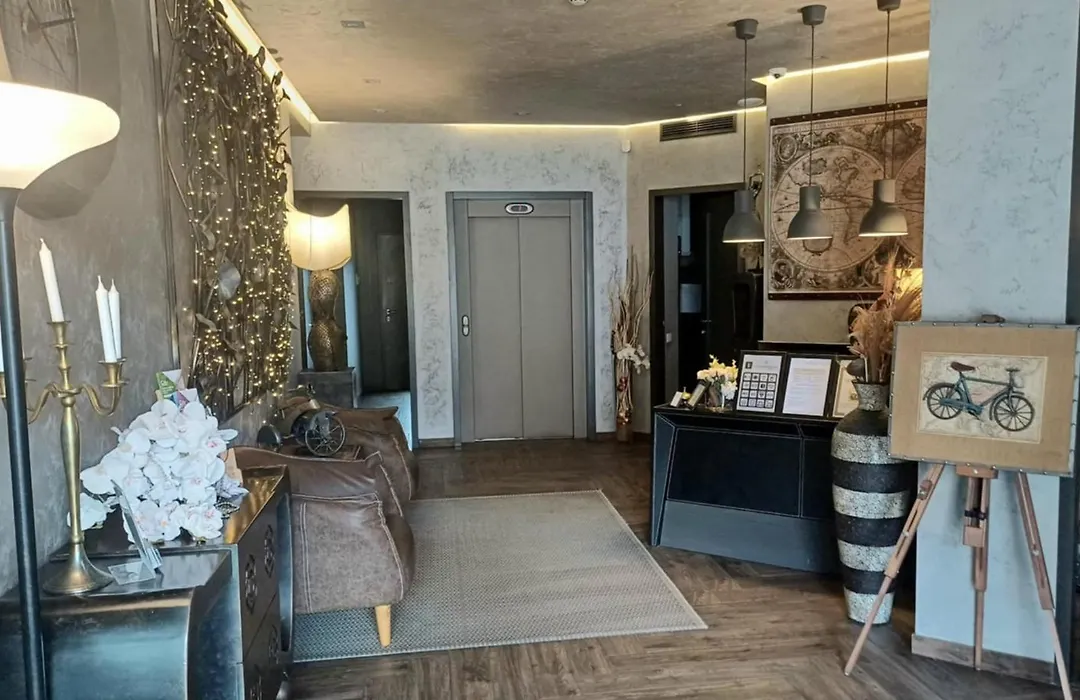 All Seasons Residence Design Hotel - Free Parking-1