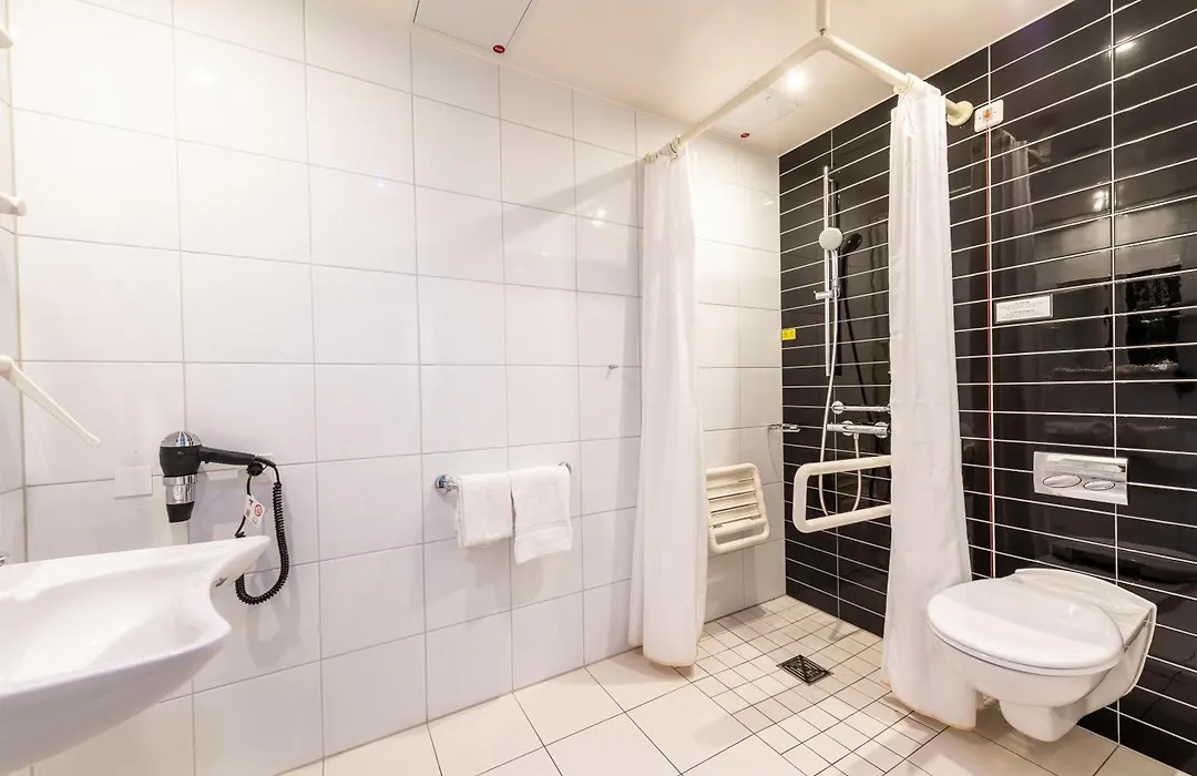 Premier Inn Dresden City Centre-1