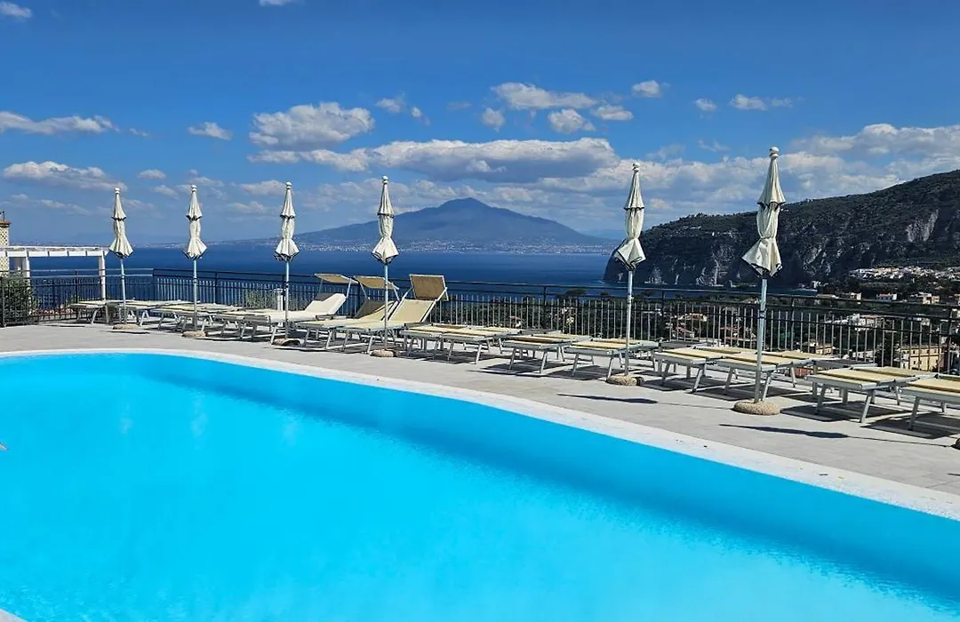 Hotel Cristina-1