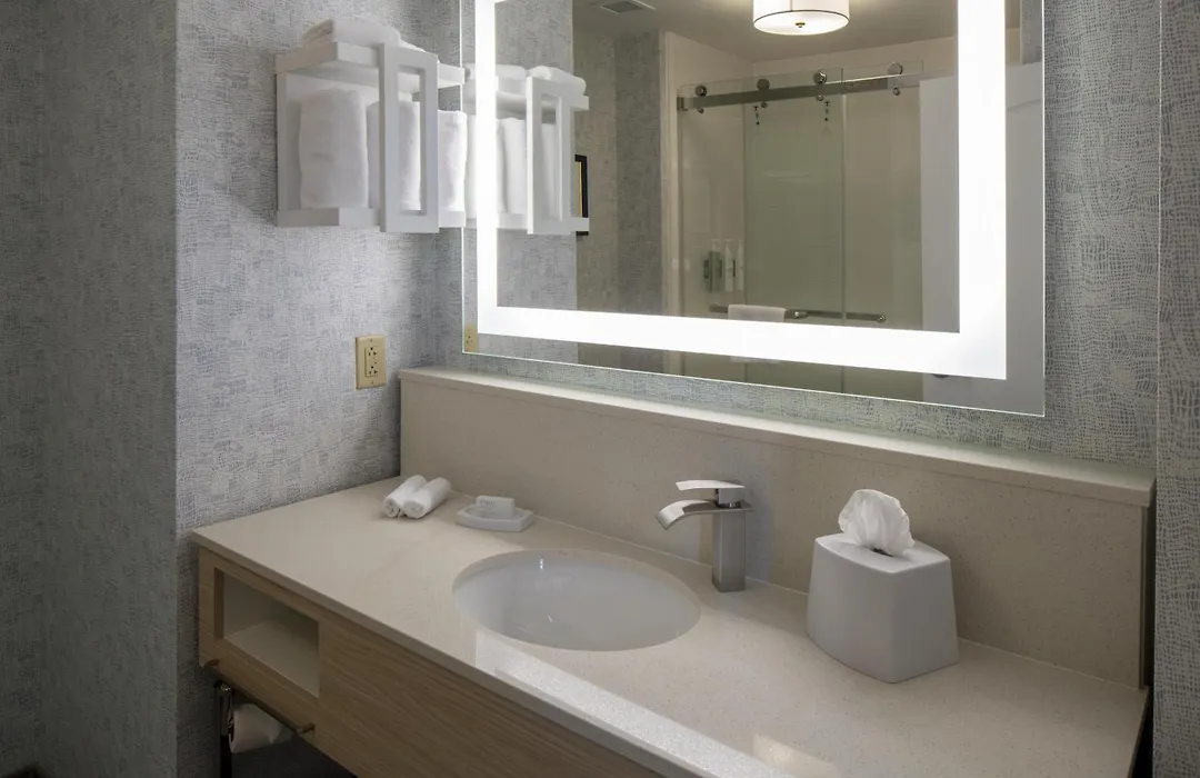 Hampton Inn & Suites Montgomery-Downtown-1