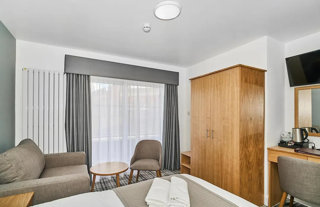 Best Western Greater London-1