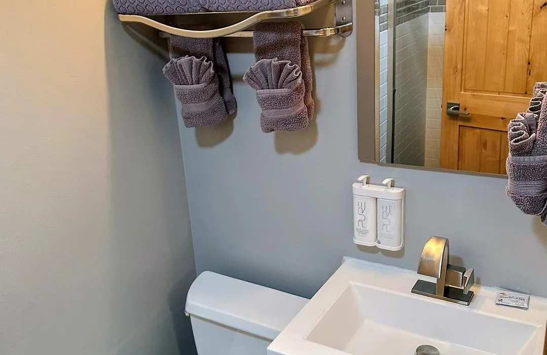 Columbine Inn (Adults Only)-1