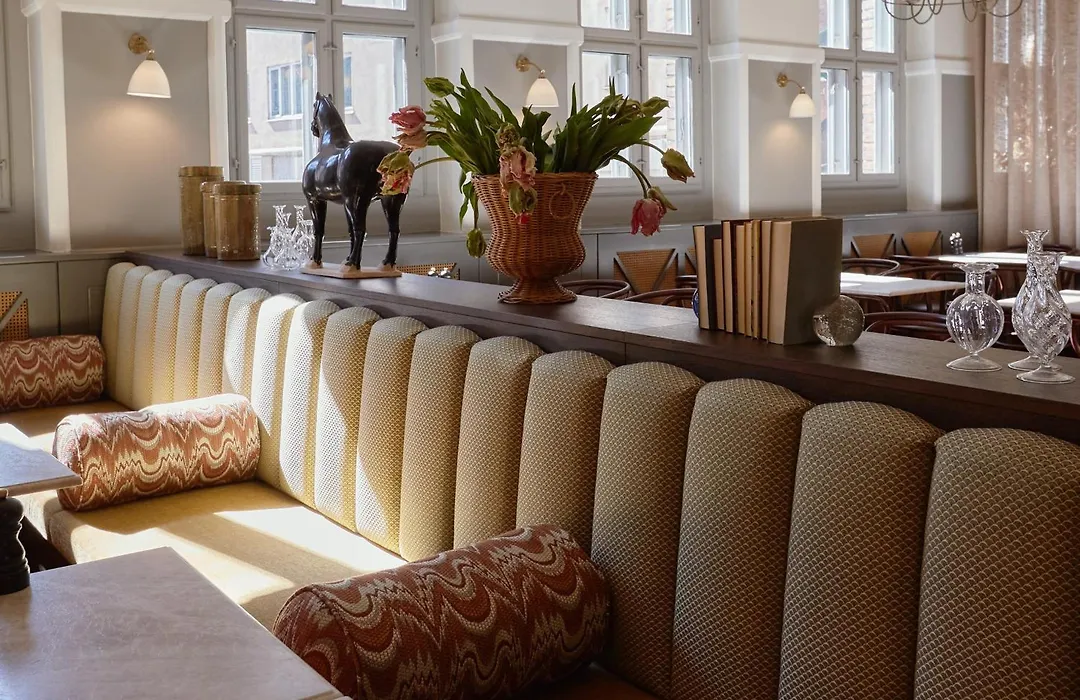 Ascot Hotel-1