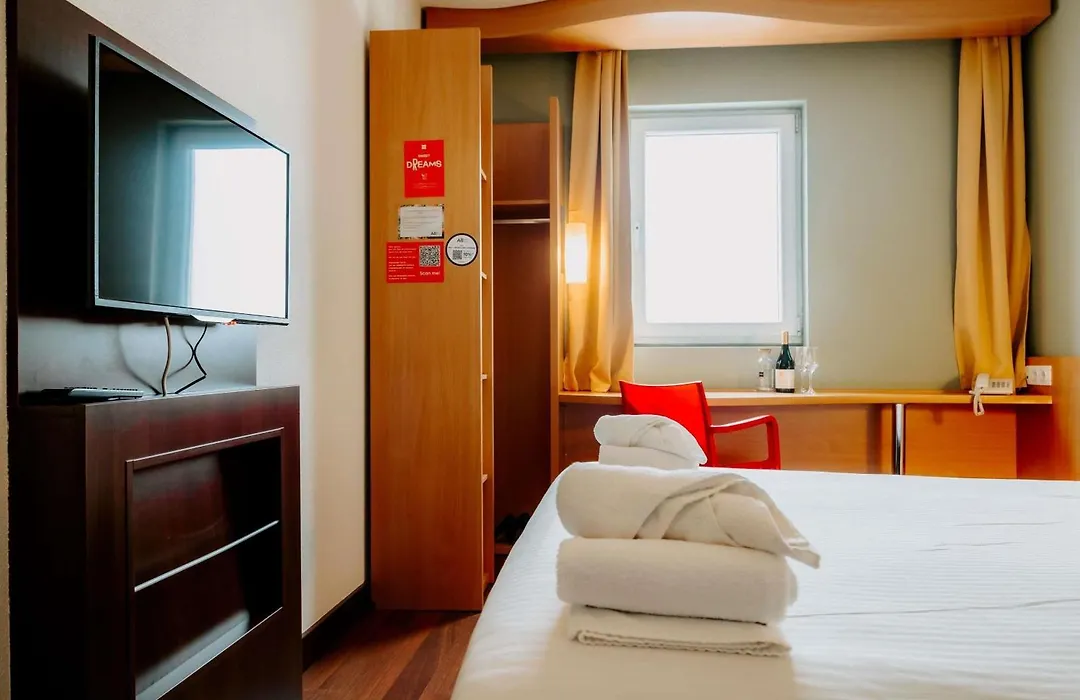 Ibis Sofia Airport Hotel-1